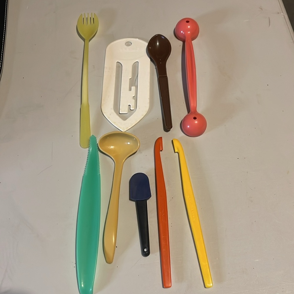 Tupperware gadgets - Picture 2 of 2